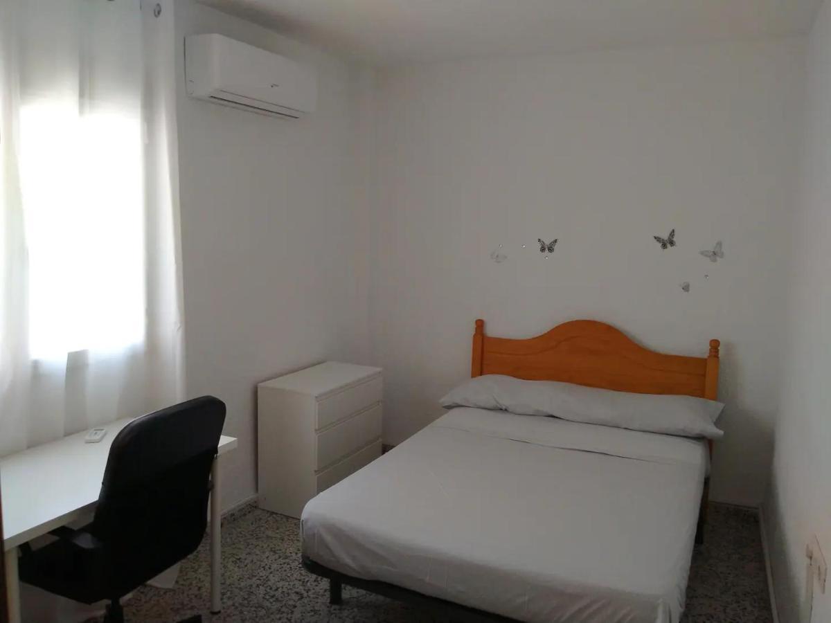 Apartamento 3 Dormitorios Frente A Hospital De Traumatologia Гранада Экстерьер фото